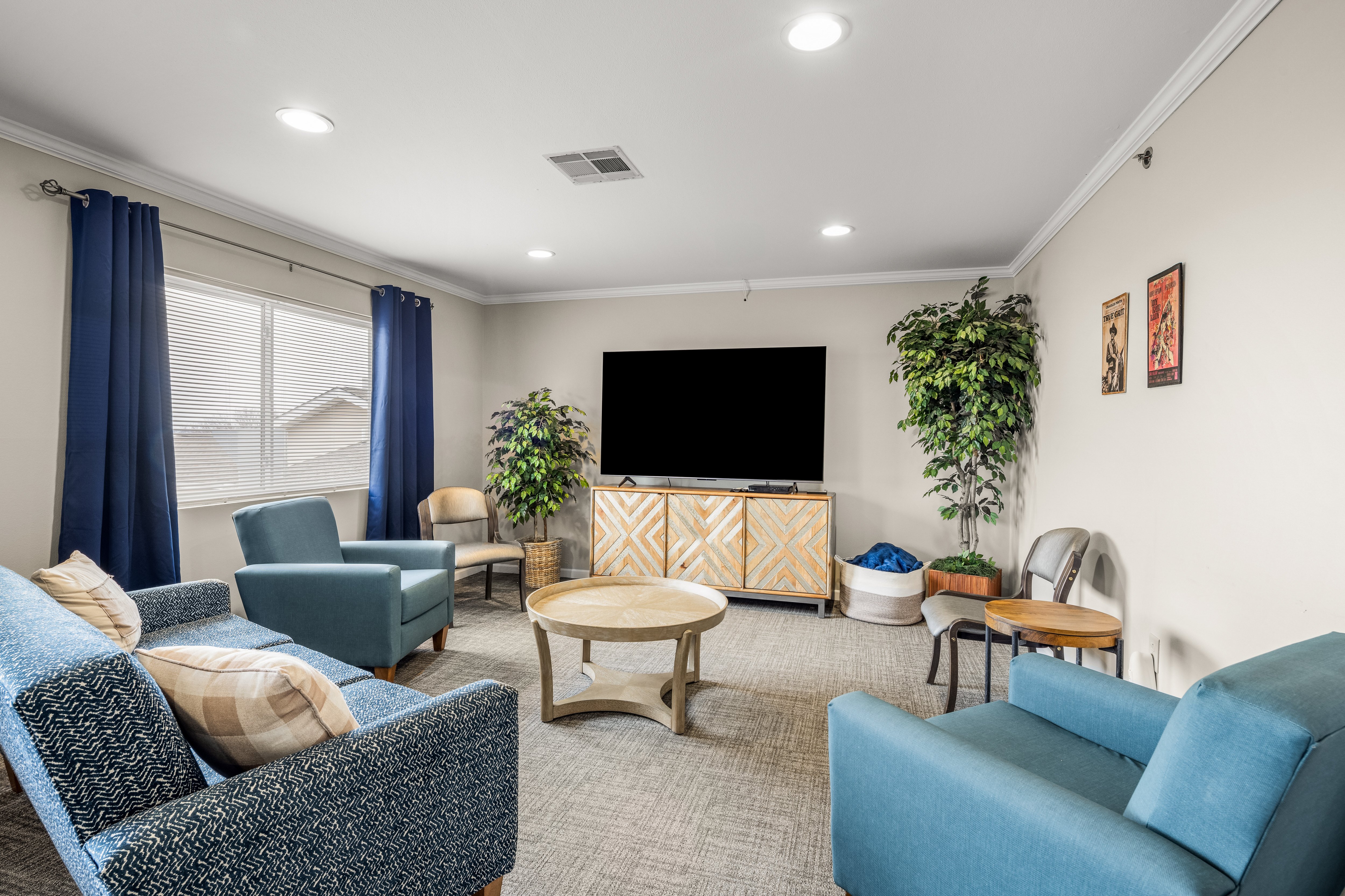 College-View-Manor-033