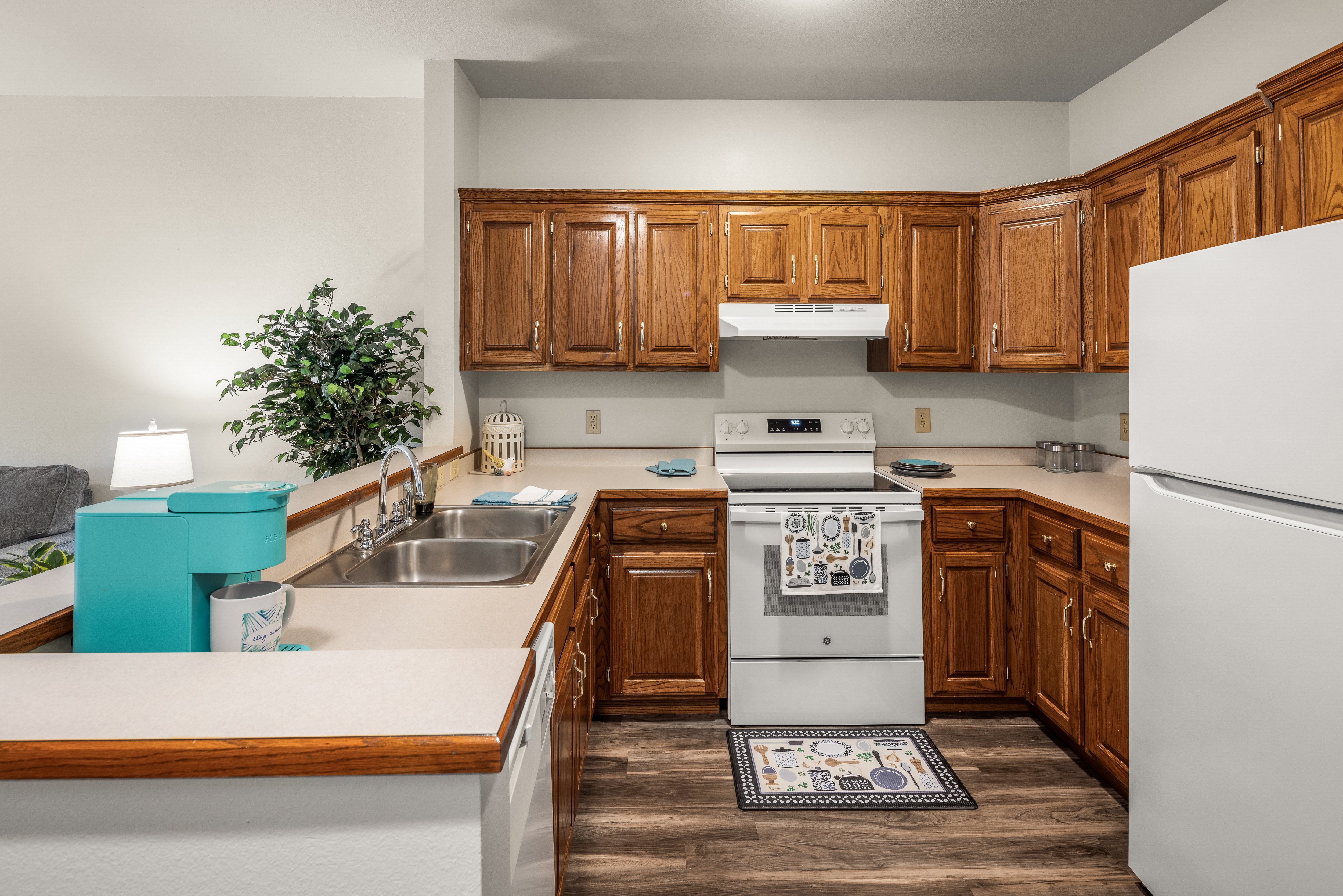 College-View-Manor-036