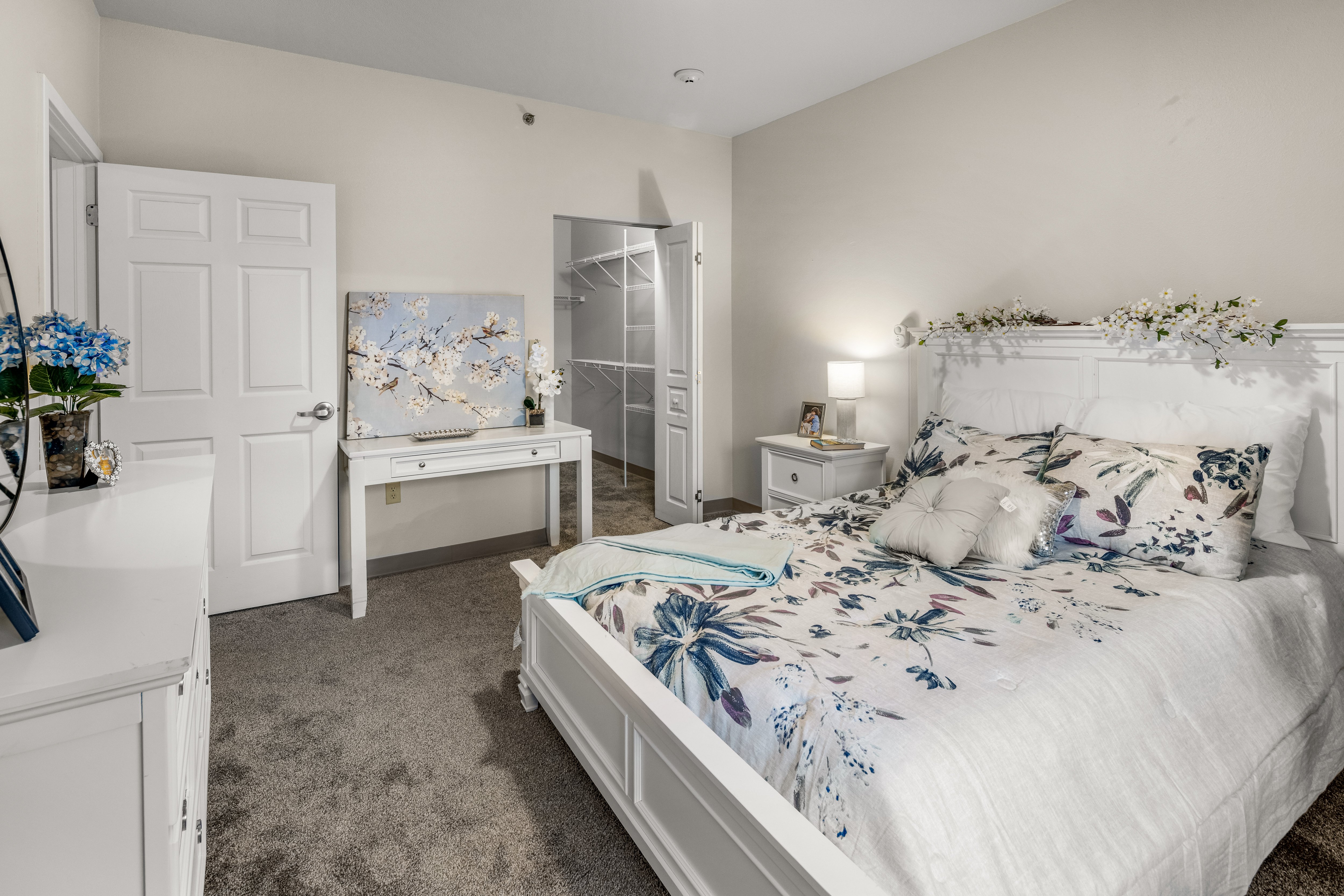 College-View-Manor-041