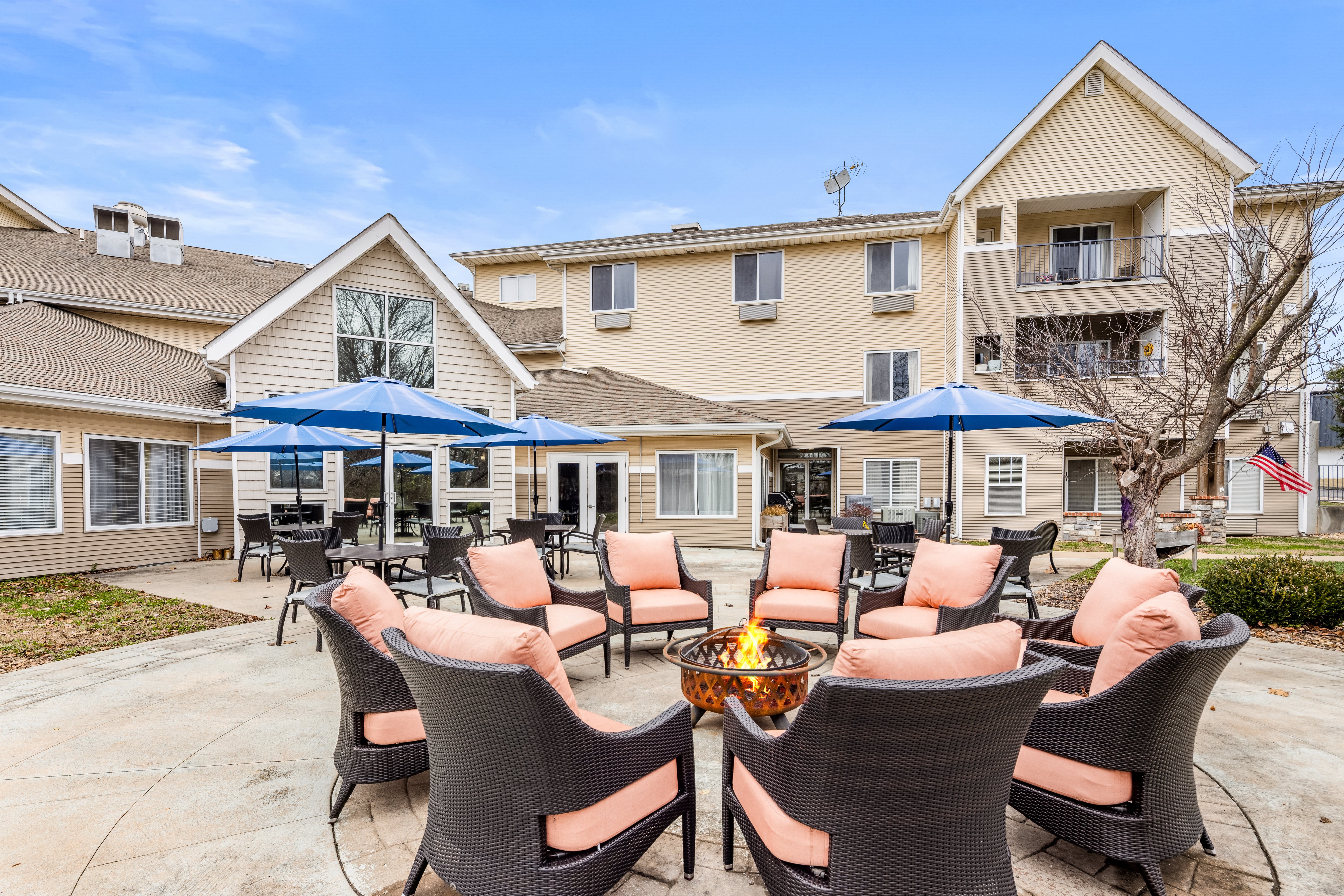 College-View-Manor-046